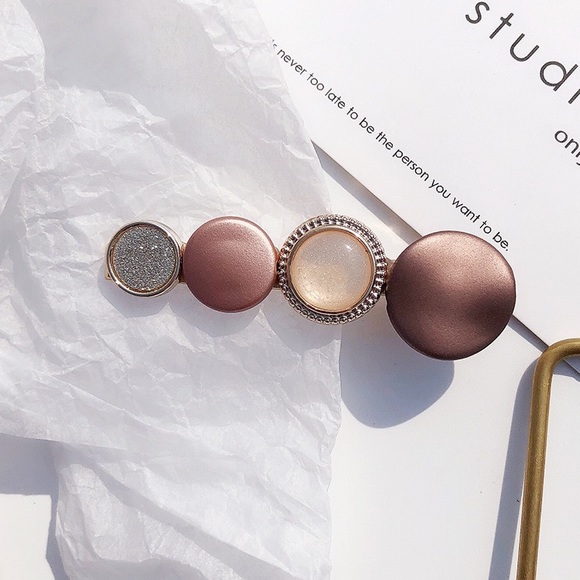 Stunning Mystery Accessories - 🔸2 for $15🔸Hair Clip